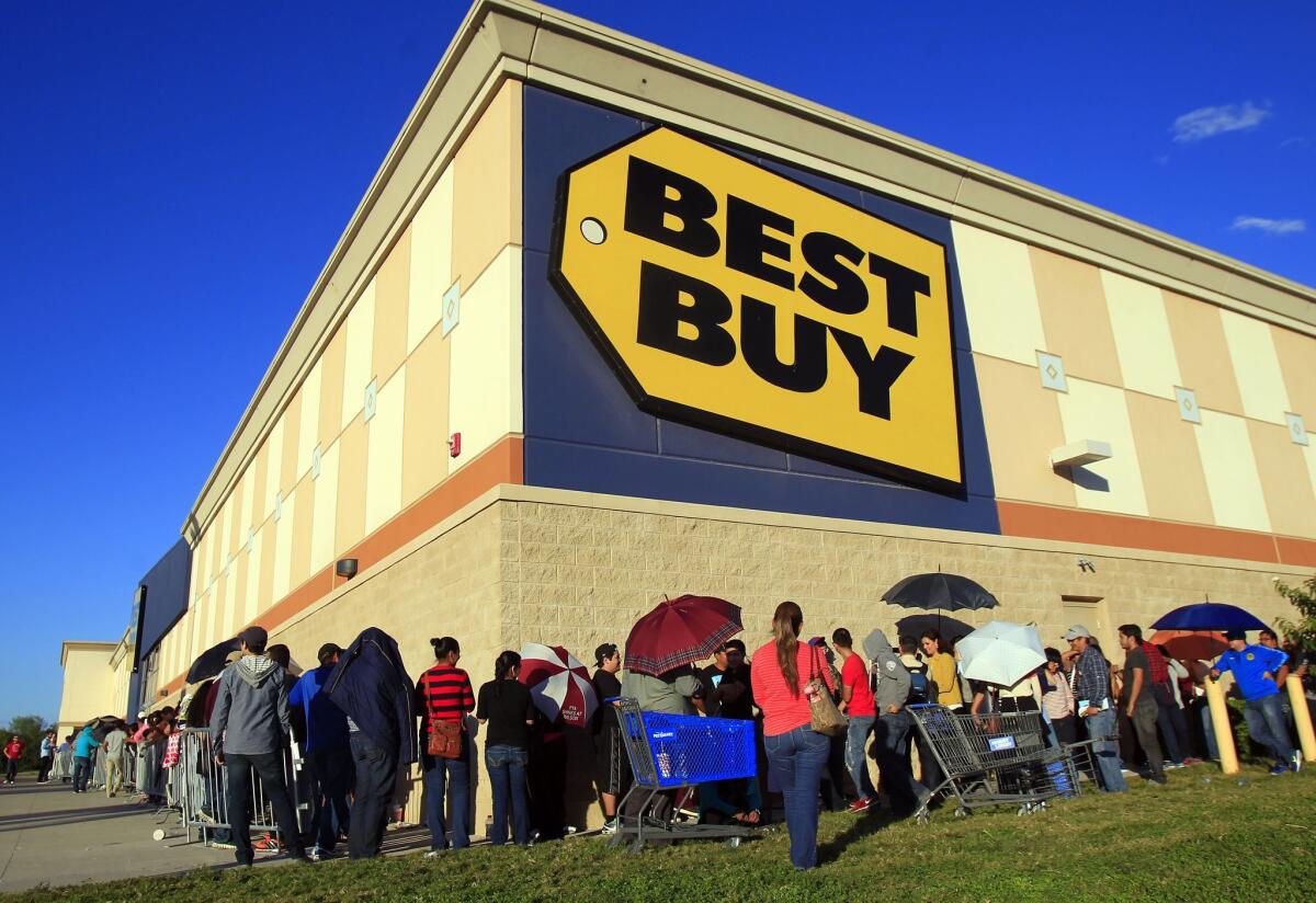Back from the dead? Customers lined up at a Texas Best Buy during last years' Thanksgiving buying spree.