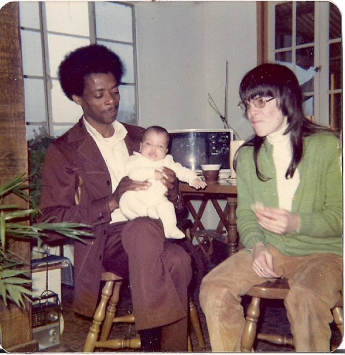 Shannon Luders-Manuel and her parents at their Haight Street apartment, 1977. (Shannon Luders-Manuel)
