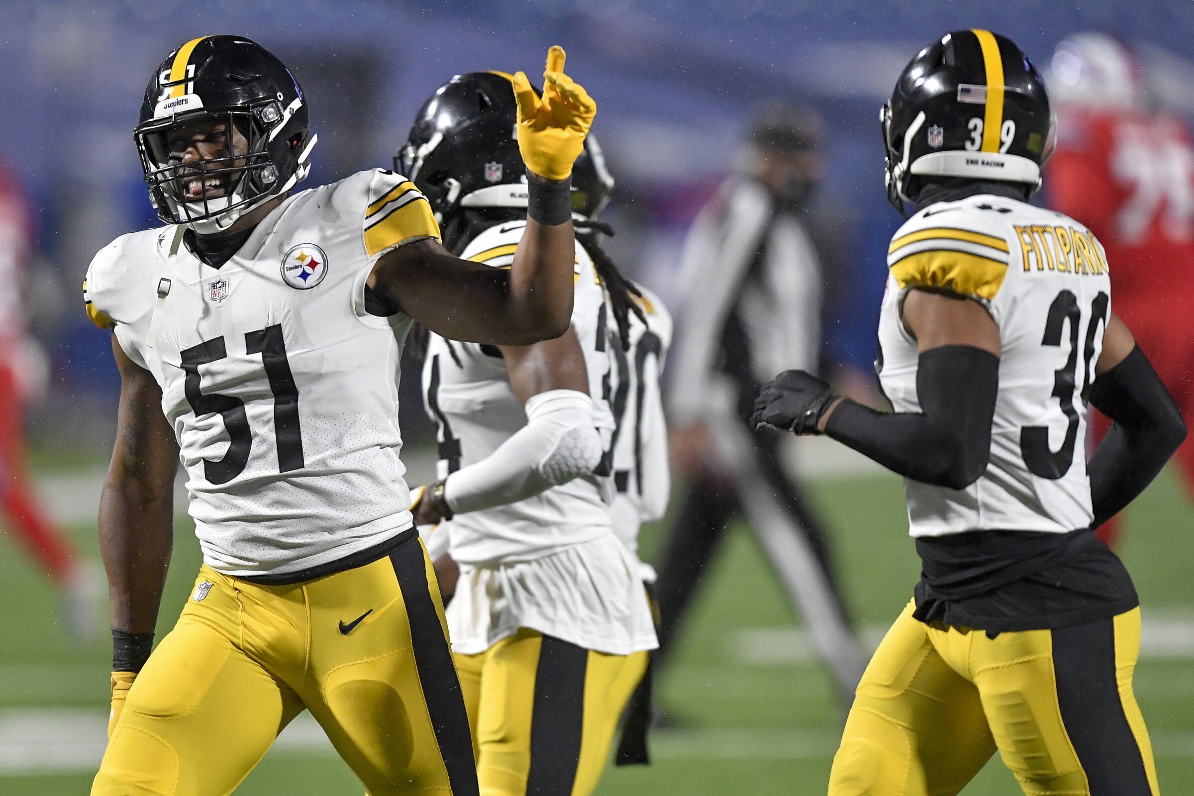 Pittsburgh Steelers linebacker Avery Williamson celebrates a defensive stop against the Buffalo Bills.
