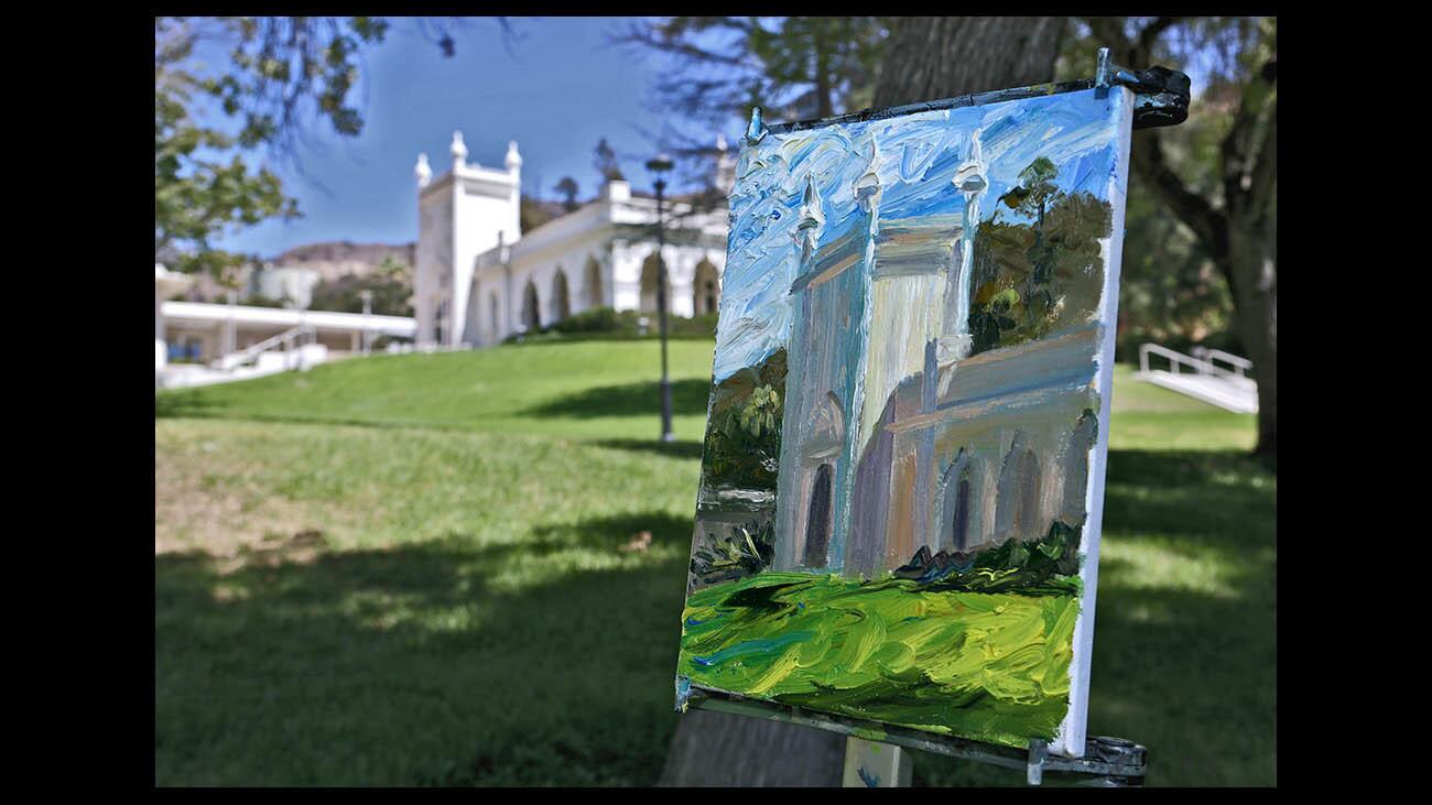 Photo Gallery: Glendale landmark is subject of painting class
