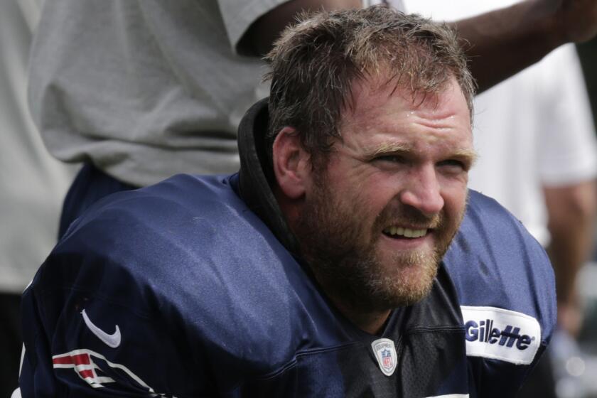The Tampa Bay Buccaneers acquired offensive guard Logan Mankins from the New England Patriots on Tuesday.