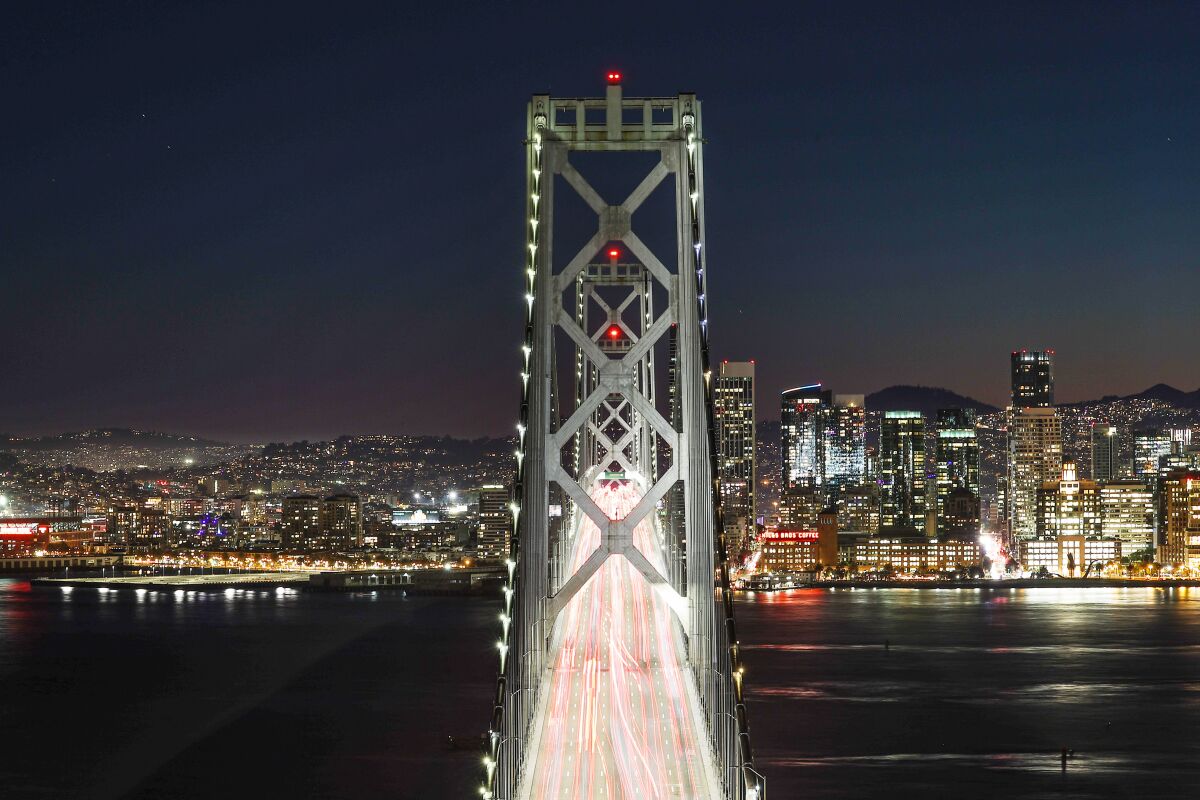 En skønne dag Grønne bønner Krav Bay Bridge lights going dark amid last-ditch fundraising effort - Los  Angeles Times