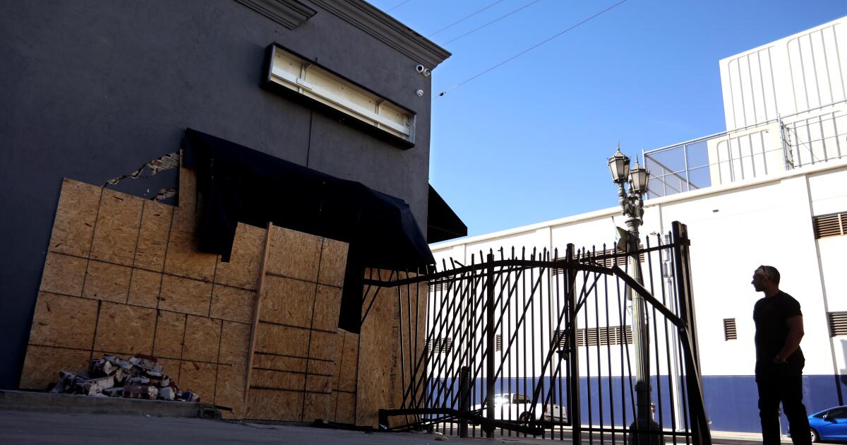 Burglars ram U-Haul truck into downtown L.A. bike shop in failed attempt to break into store