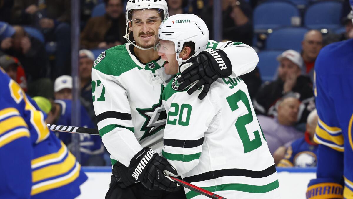 Benn's 2nd goal in OT pushes Dallas Stars past Lightning 3-2