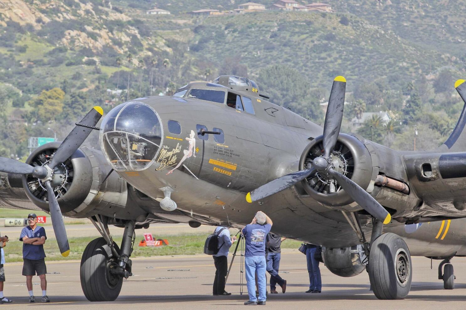 b>Photos:</b> Flying Fortress Bomber - Los Angeles Times