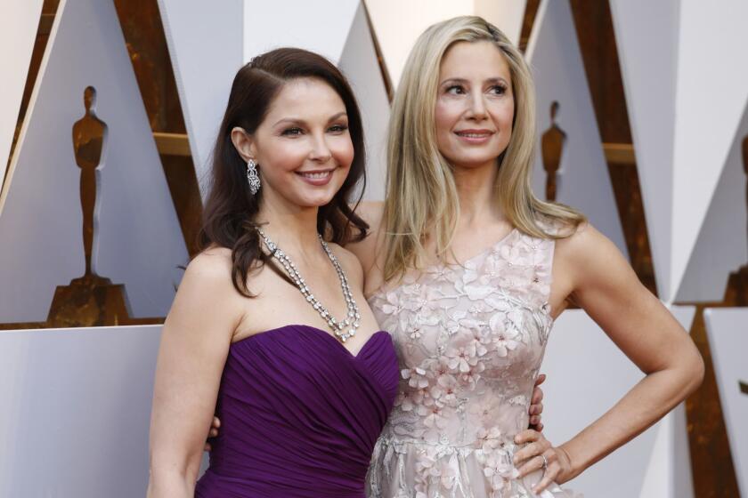 HOLLYWOOD, CA - March 4, 2018 Ashley Judd and Mira Sorvino during the arrivals at the 90th Academy Awards on Sunday, March 4, 2018 at the Dolby Theatre at Hollywood & Highland Center in Hollywood, CA. (Jay L. Clendenin / Los Angeles Times)