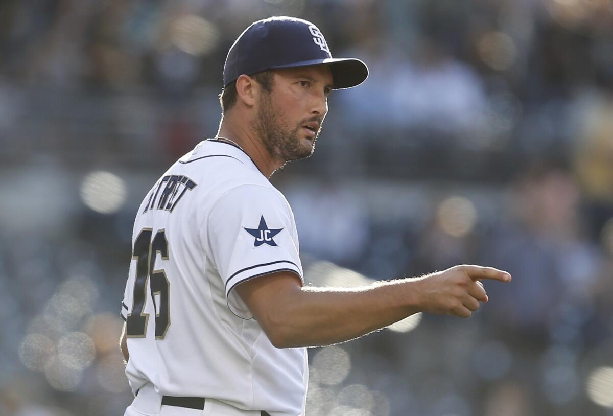 The Angels and San Diego Padres have agreed to a deal that will send closer Huston Street to Anaheim in exchange for three of the Angels' top prospects.