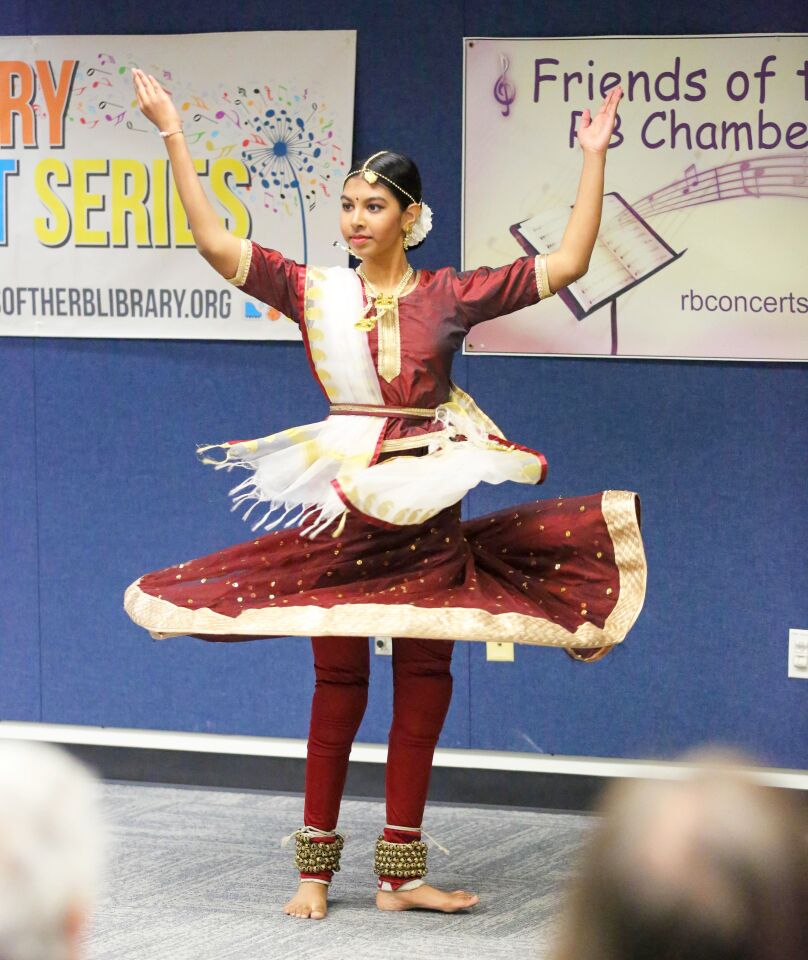 Indian dancers 15.jpg
