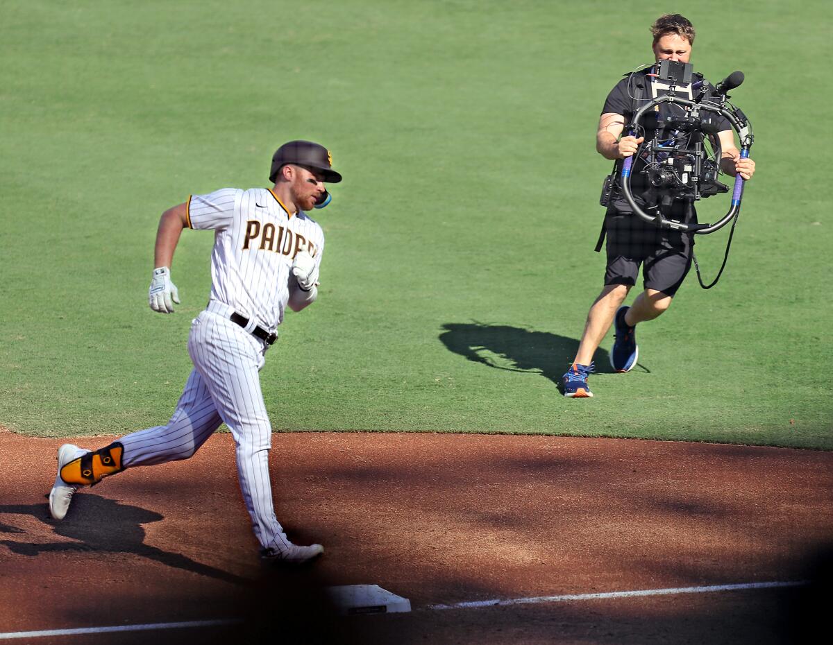 Padres' Josh Hader looking NASTY to close out NLCS Game 2 (Strikes