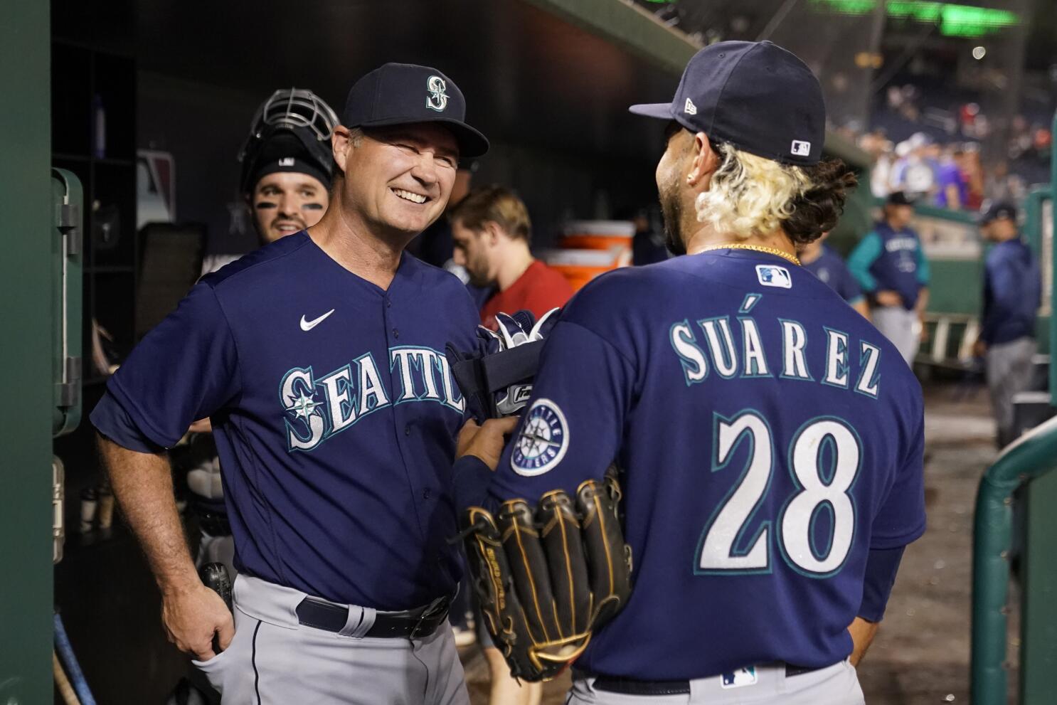 Mariners win 7th straight at home with 7-6 win over Brewers