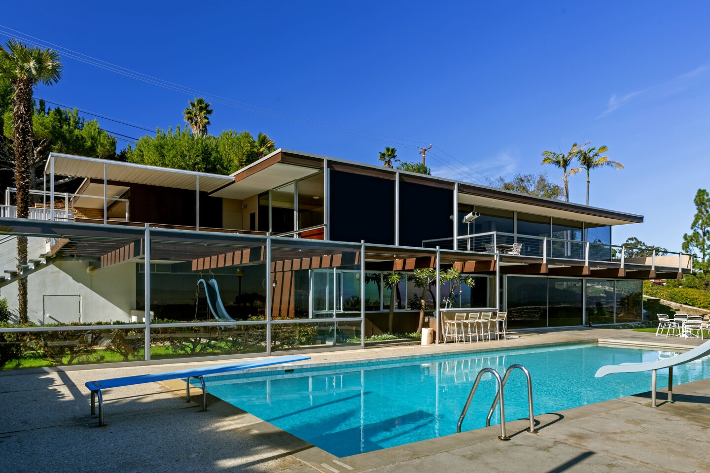 Among the largest Neutra-designed homes in the U.S., this two-story with nautical touches surveys the Port of Los Angeles.