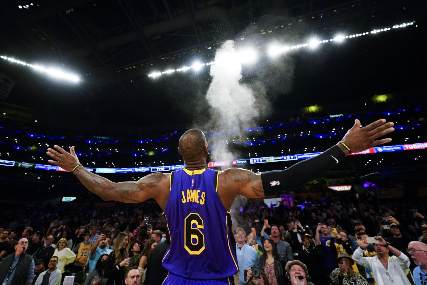 'Laker Nation is proud': Readers congratulate LeBron James on NBA scoring record