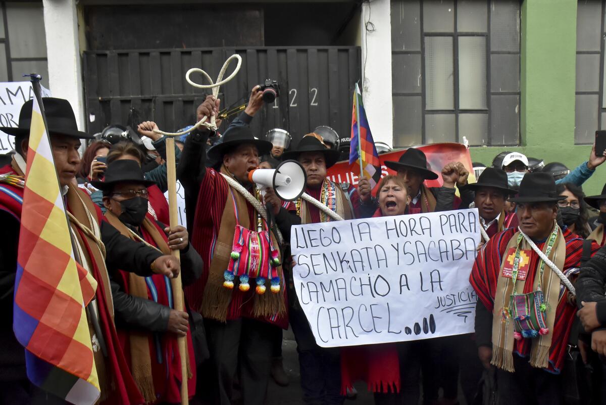 Opositores de Luis Fernando Camacho, gobernador de Santa Cruz, protestan 