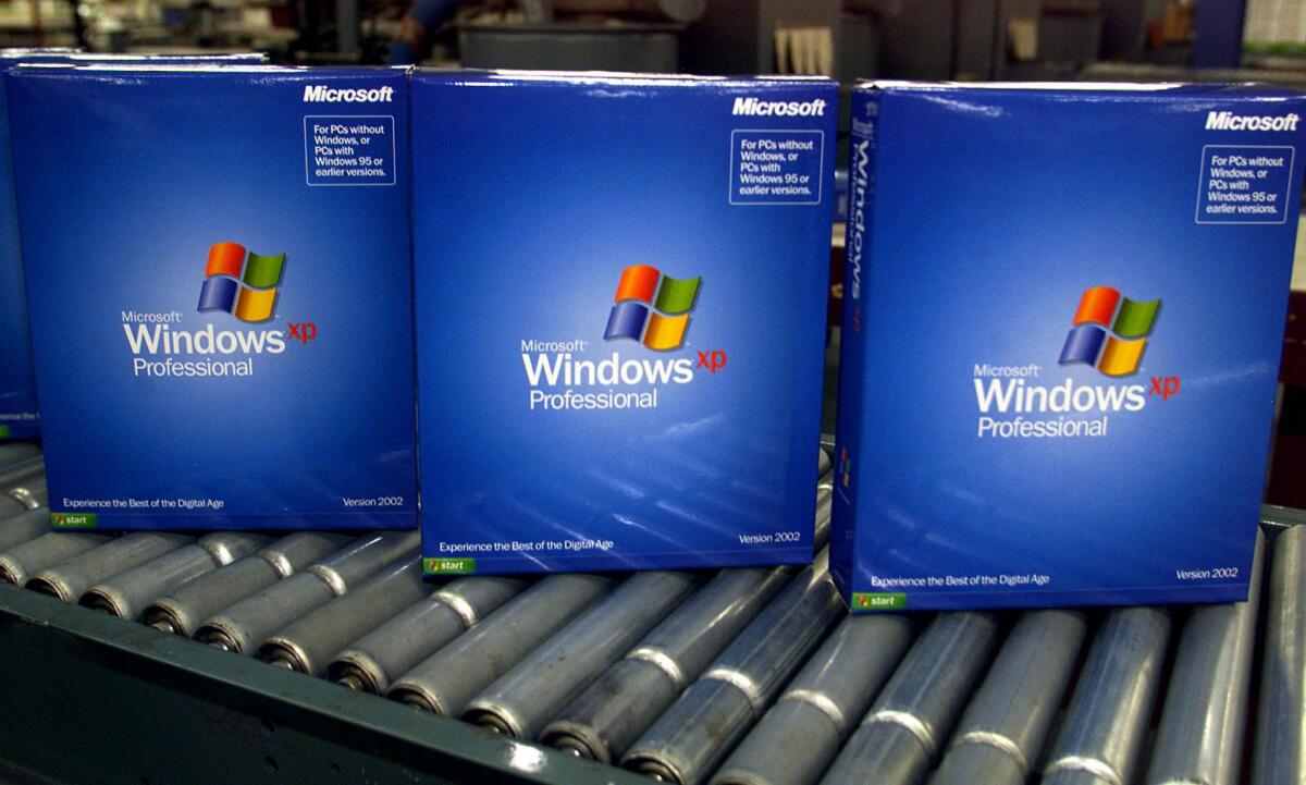 Microsoft is encouraging tech-savvy users to encourage their friends to leave Windows XP and upgrade their computers or buy new ones.