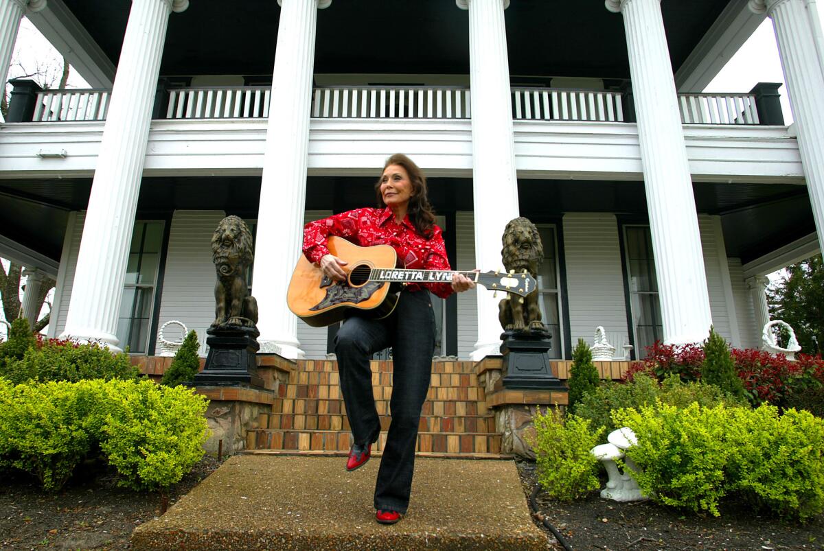 Loretta Lynn will release her first album of new music since 2004 next year, under a new multi-album deal with Legacy Recordings.