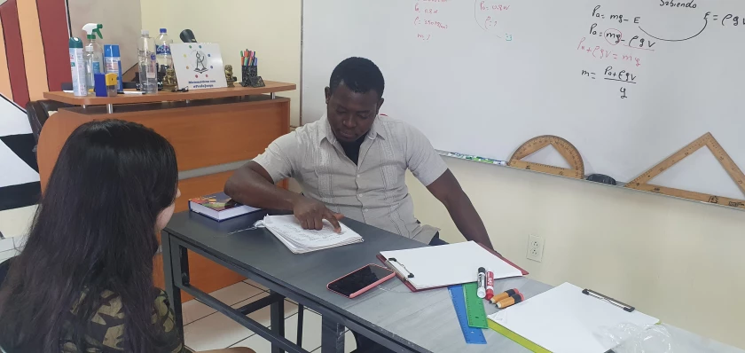 El profesor de matemáticas que llegó de Haití a Mexicali