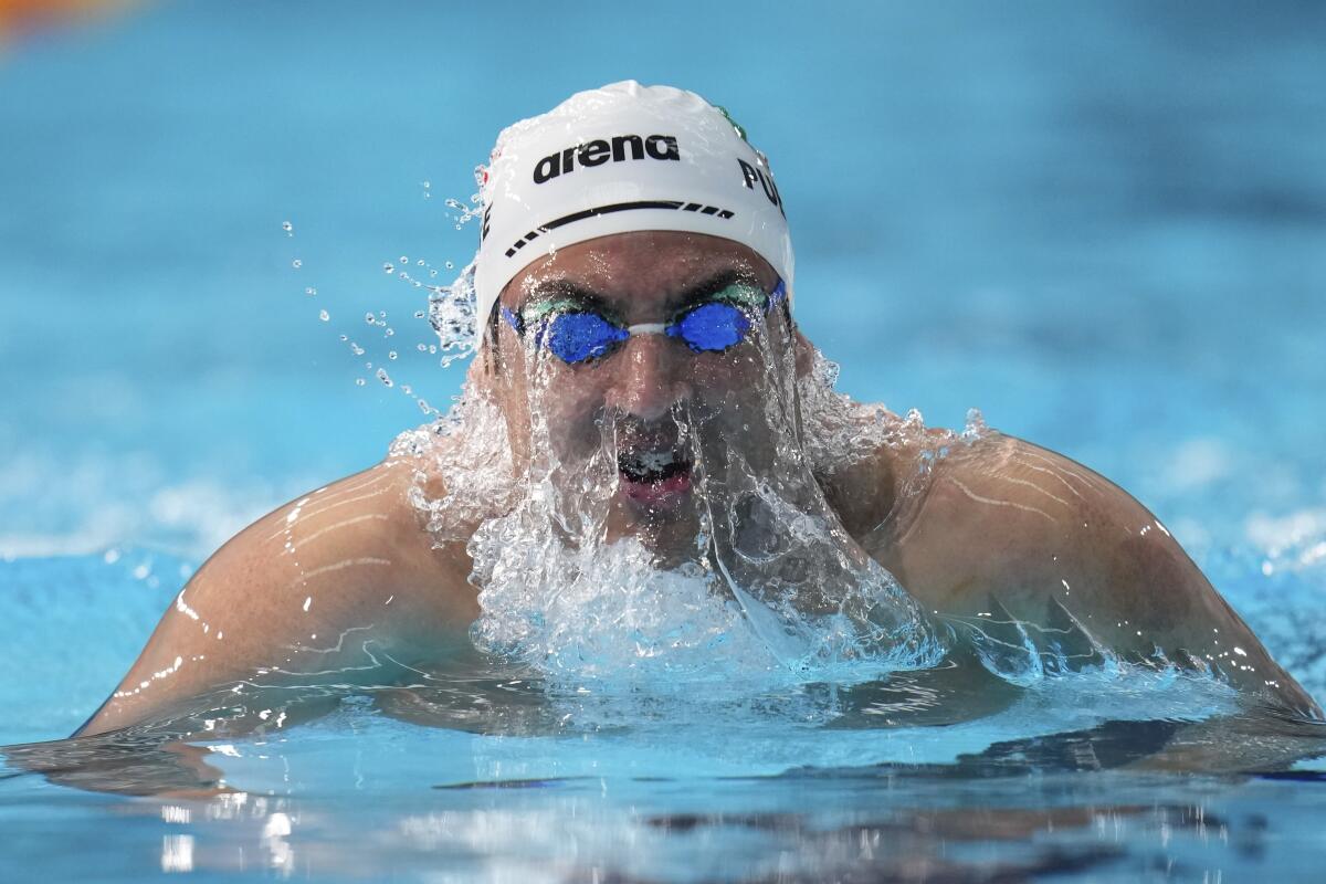 El mexicano Andrés Puente nada en los 200 metros estilo pecho de los Juegos Panamericanos