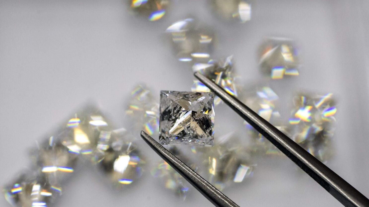 Fake diamonds helped scientists find the hottest temperature ever recorded  on Earth