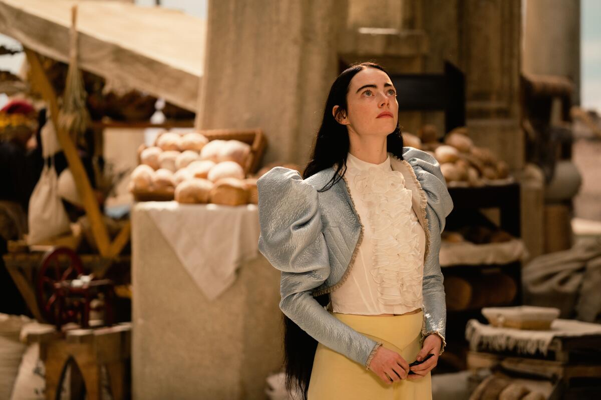 'Poor Things' review: Hot sex and Stone-cold brilliance - Los Angeles Times