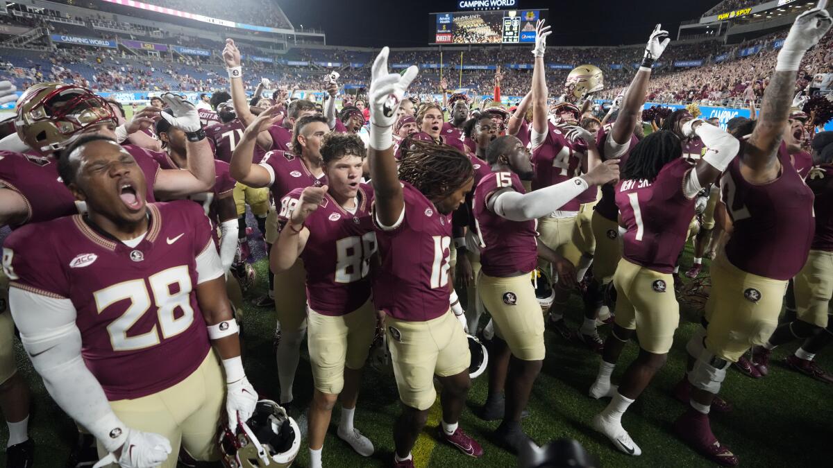 Jordan Travis accounts for 5 TDs and No. 8 Florida State thumps No. 5 LSU  45-24 in marquee matchup - The San Diego Union-Tribune