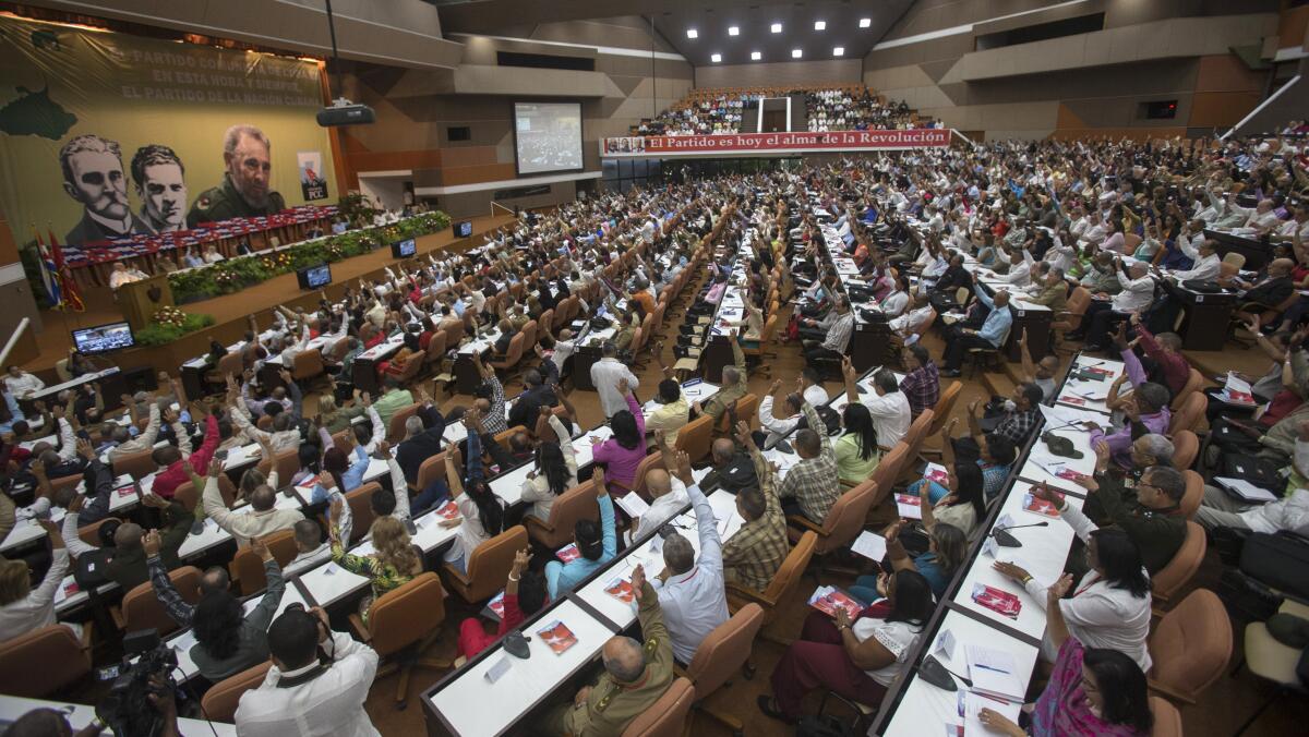 Los delegados asisten a un Congreso del Partido Comunista de Cuba (PCC) en La Habana, Cuba. 