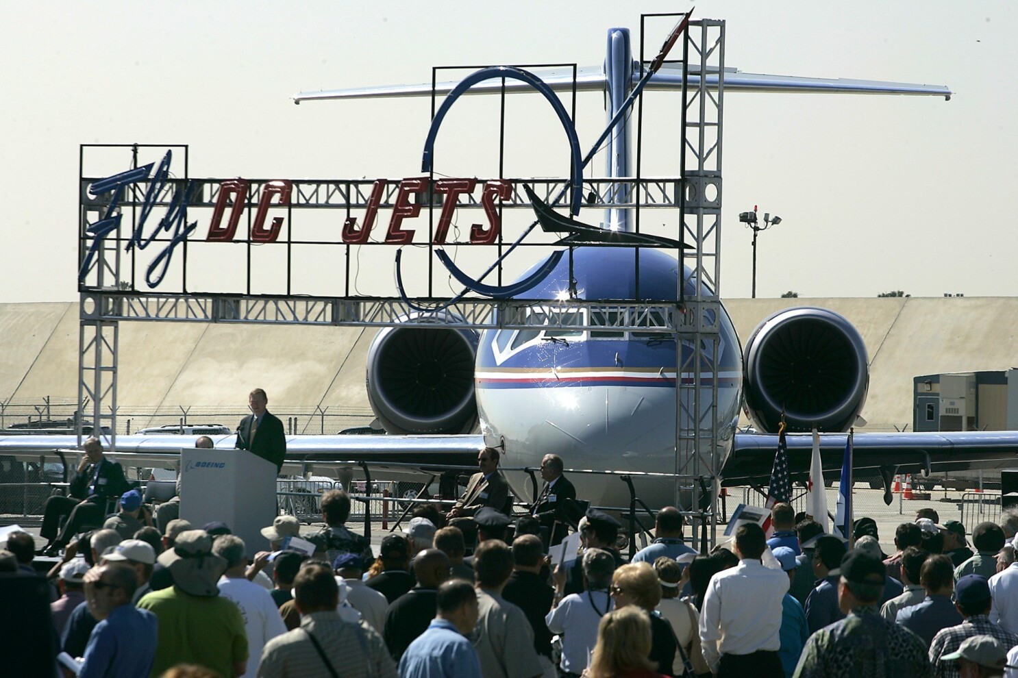 Mercedes Benz Long Beach >> Mercedes Benz Leases Old Boeing Jet Factory In Long Beach Mercedes Benz Long Beach >> Mercedes Benz Leases Old Boeing Jet Factory In Long Beach