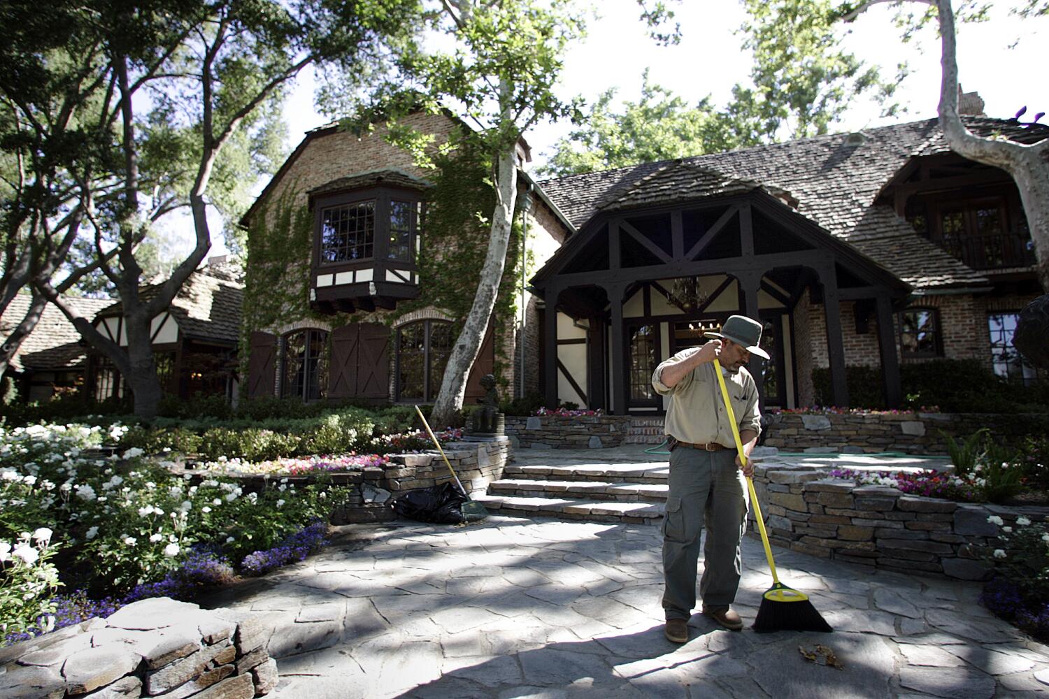 The battle to save Michael Jackson's Neverland Ranch from destructive Lake fire