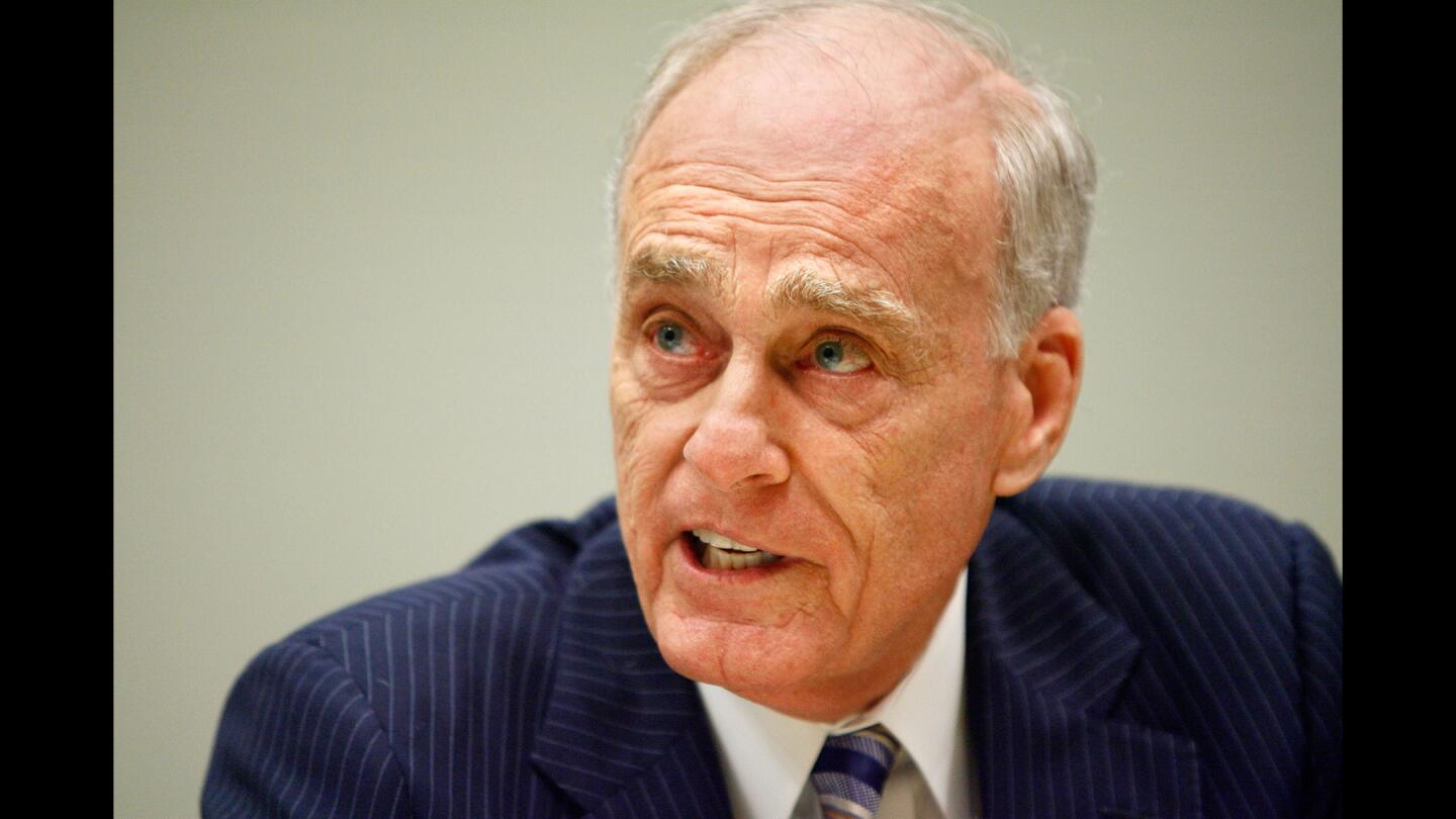 In 2008, former Los Angeles County prosecutor Vincent Bugliosi testified before the House Judiciary Committee.
