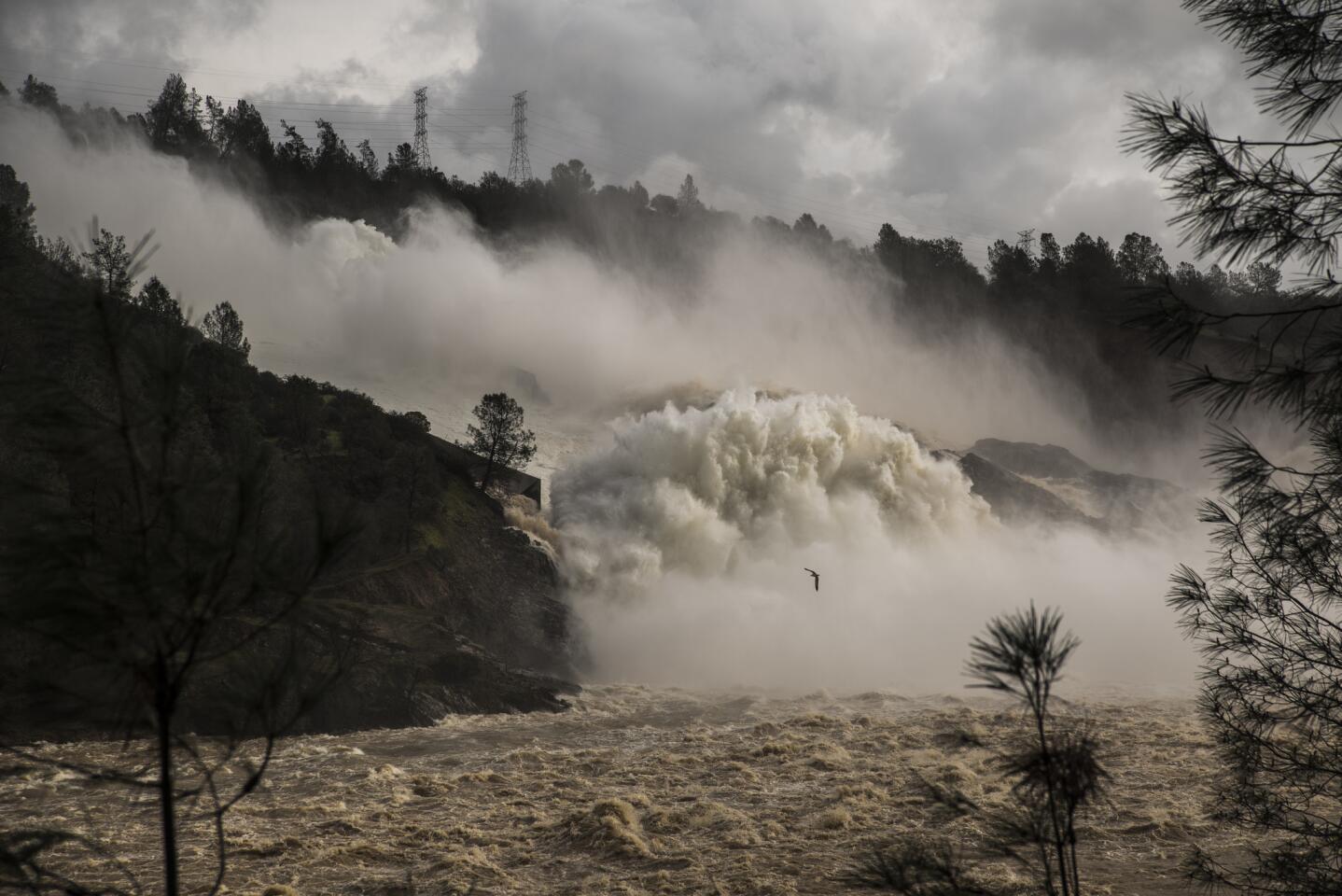 Major sinkhole on spillway at Lake Oroville