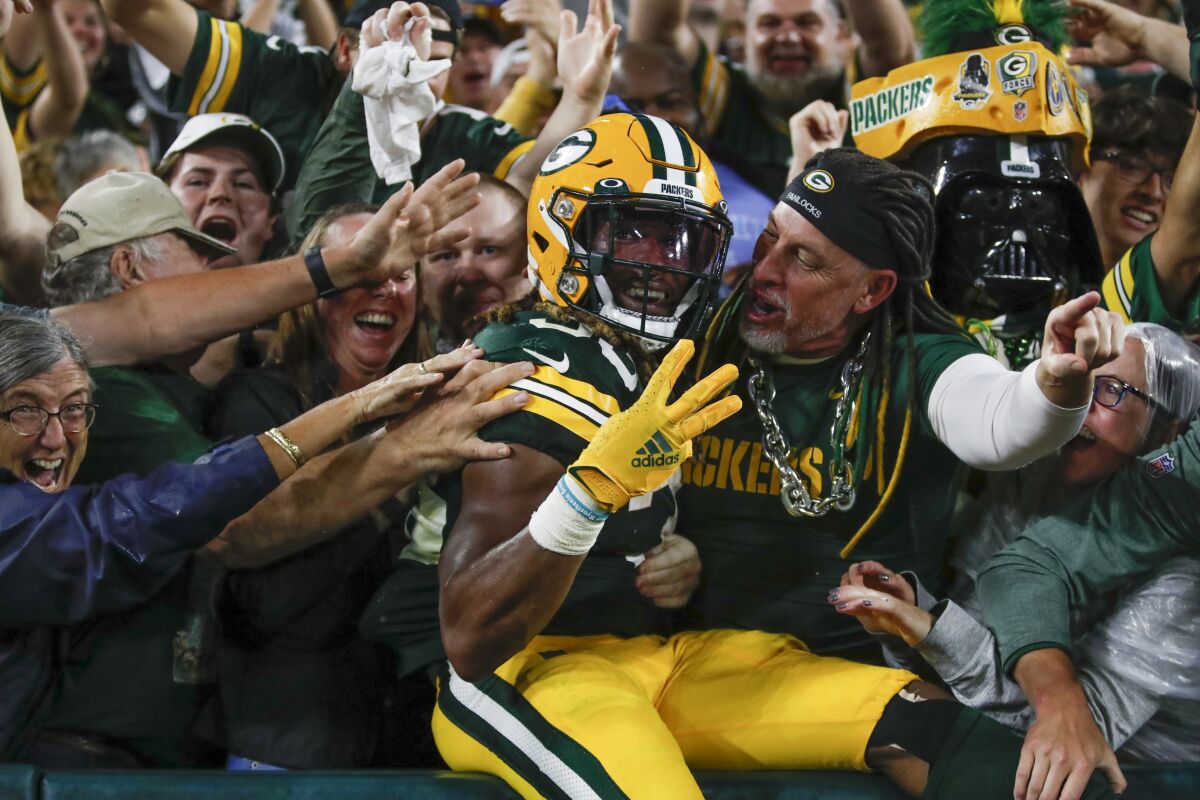 Packers dominate 2nd half, bounce back to beat Lions 35-17 - The
