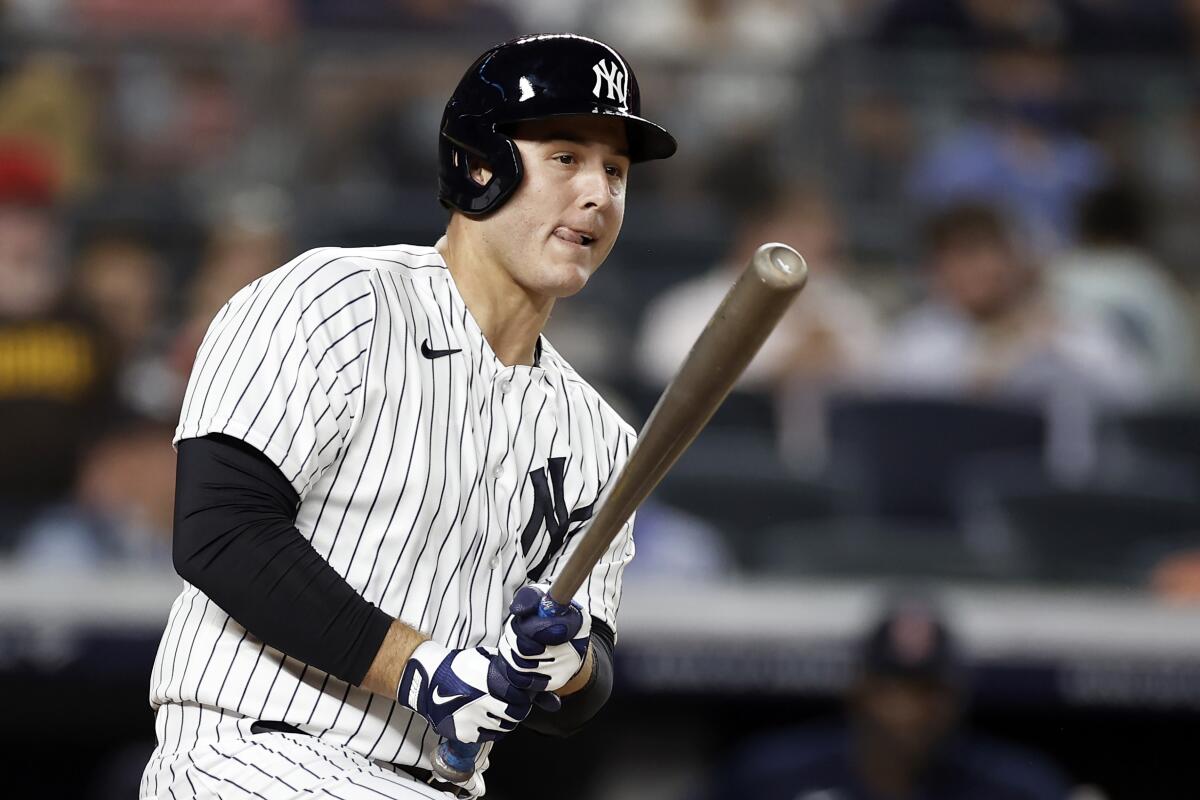 Anthony Rizzo, Yankees finalize $32 million, 2-year contract