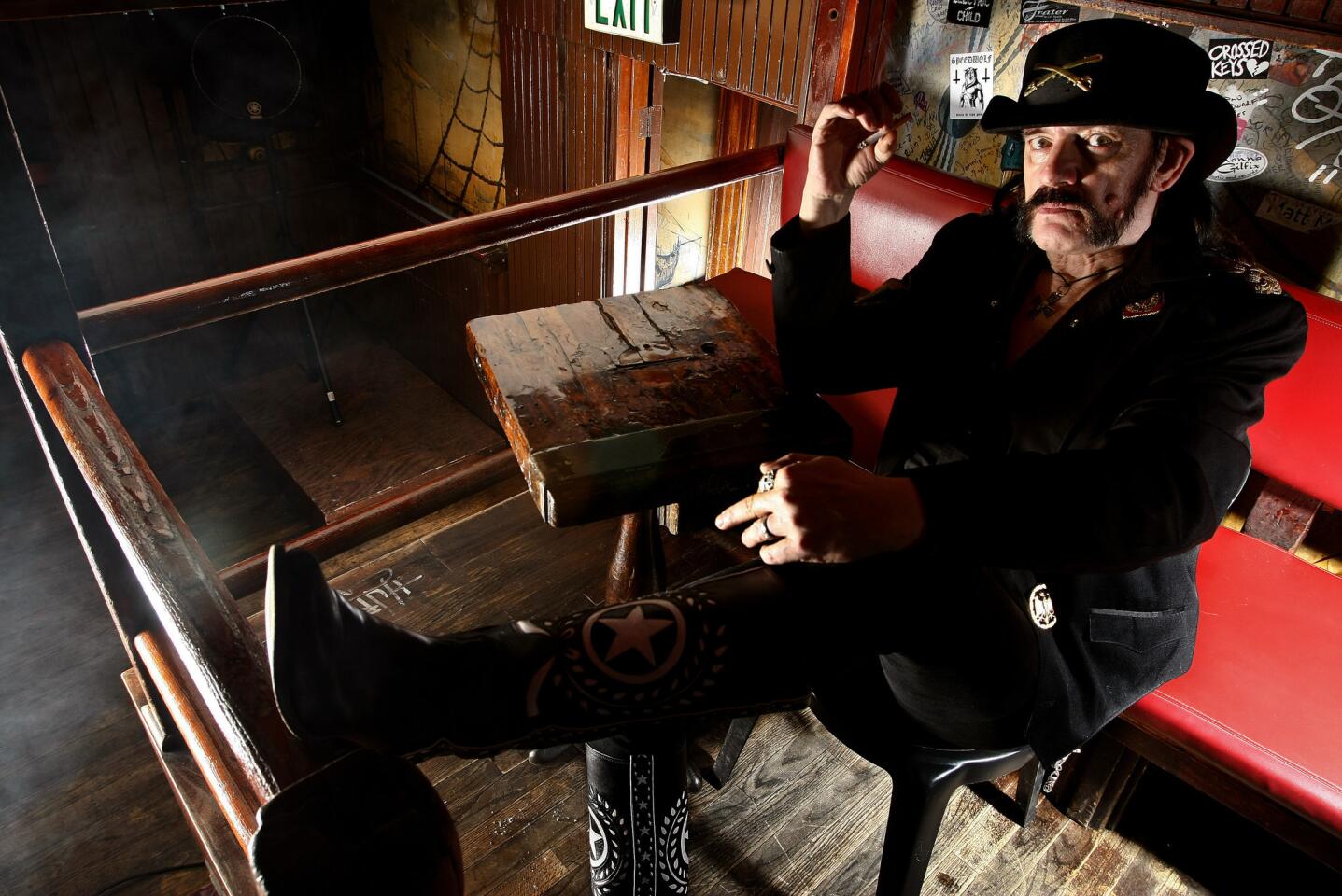 Motorhead guitarist Lemmy dies