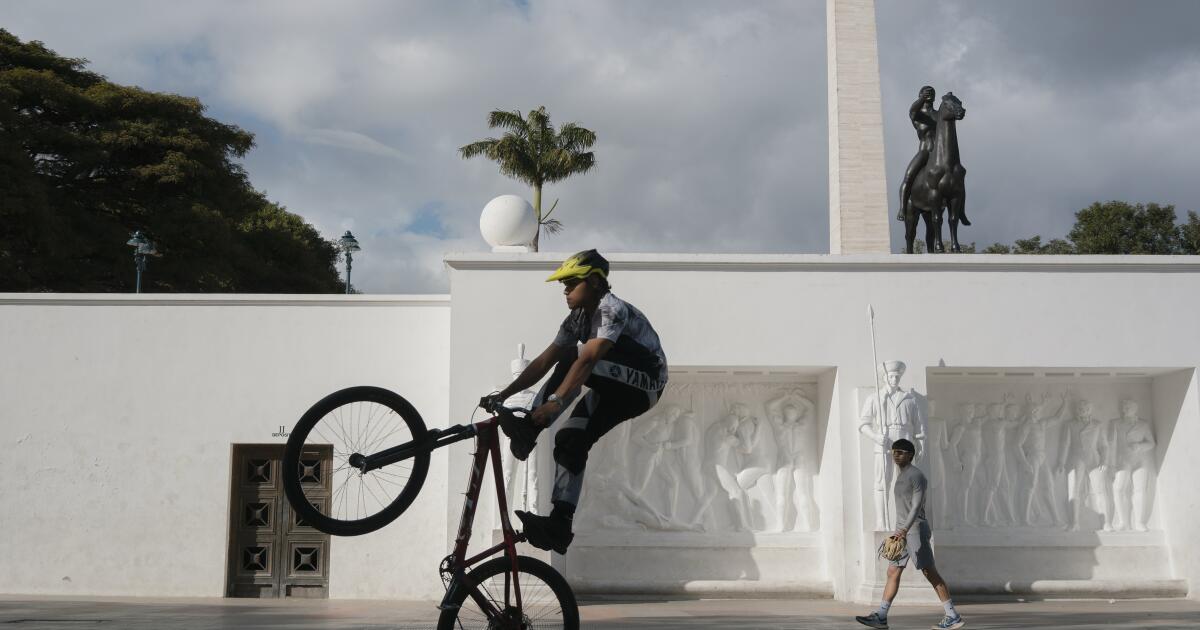 While the American fleet is in valve towards the coasts, the Venezuelans face uncertainty, fear and, for some, hope While the American fleet is in valve towards the coasts, the Venezuelans face uncertainty, fear and, for some, hope