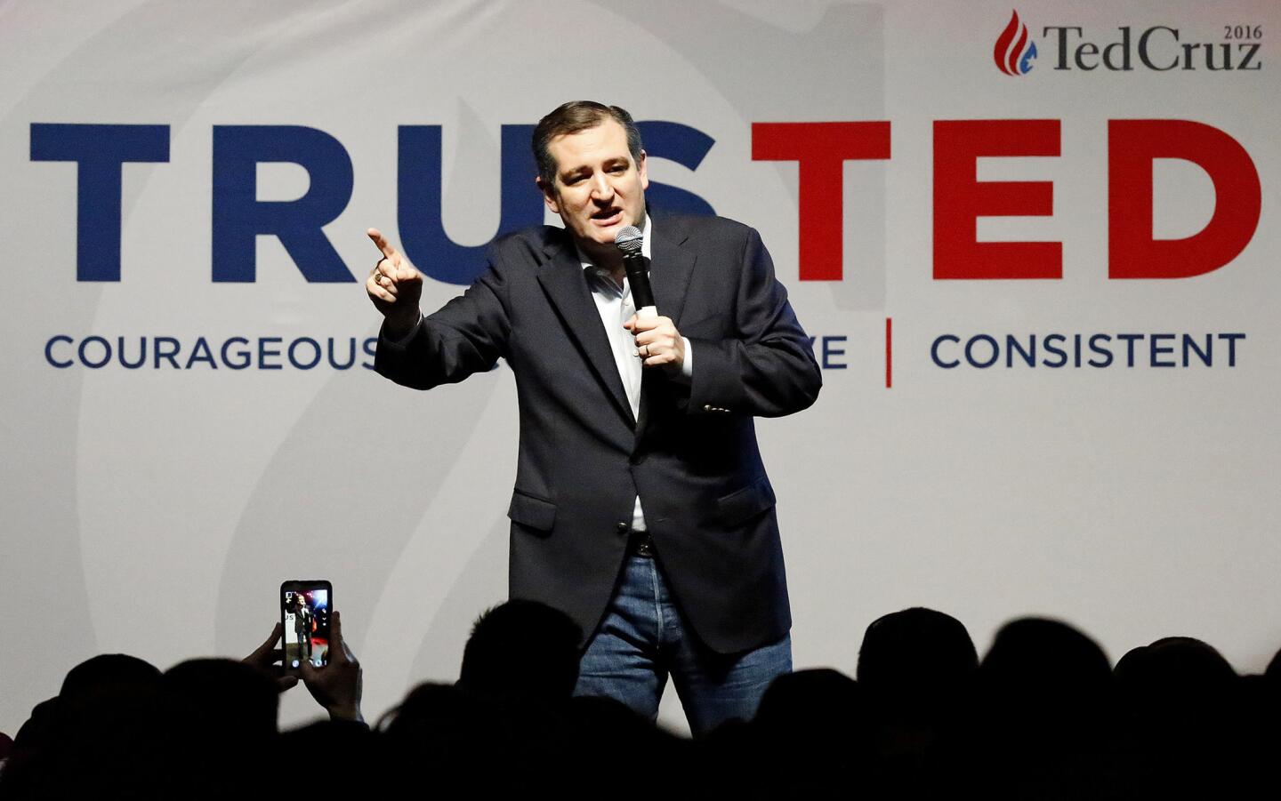 Sen. Ted Cruz campaigns in Dallas