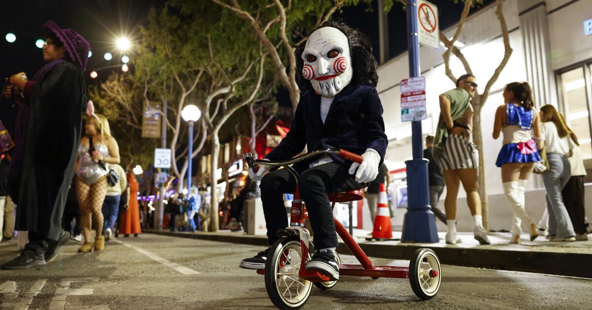 ICYMI Photos: Horror Nights at the 2025 Halloween Bash on Santa Monica Boulevard ICYMI Photos: Horror Nights at the 2025 Halloween Bash on Santa Monica Boulevard