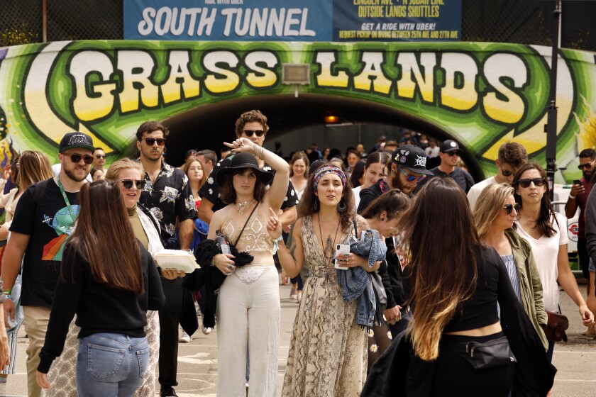 461186_ME_0811_outside_lands_01_CMC