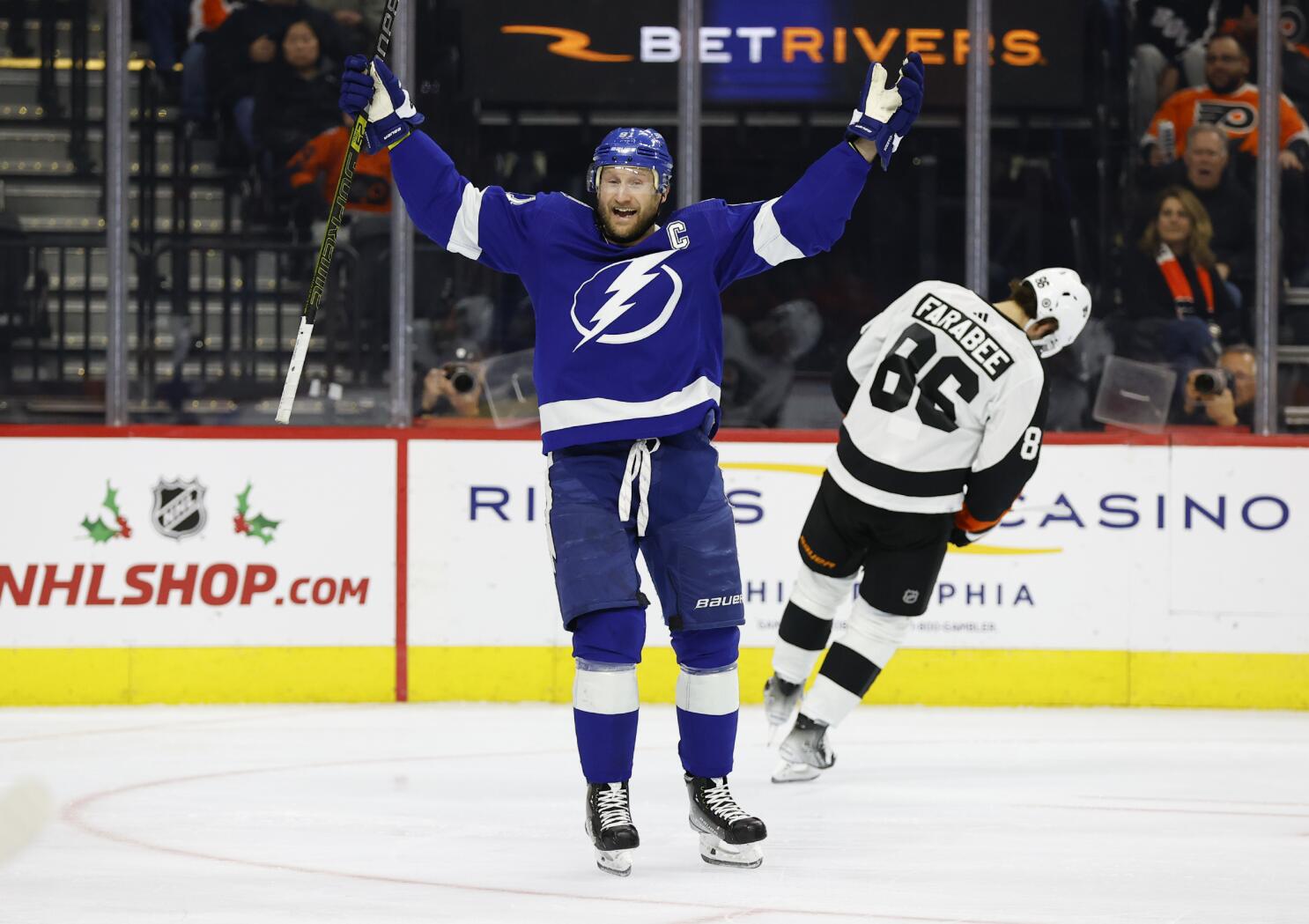 Is Steven Stamkos playing tonight vs Vancouver Canucks? Latest injury  update on Tampa Bay Lightning captain