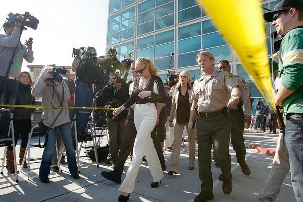 Lindsay Lohan leaves court