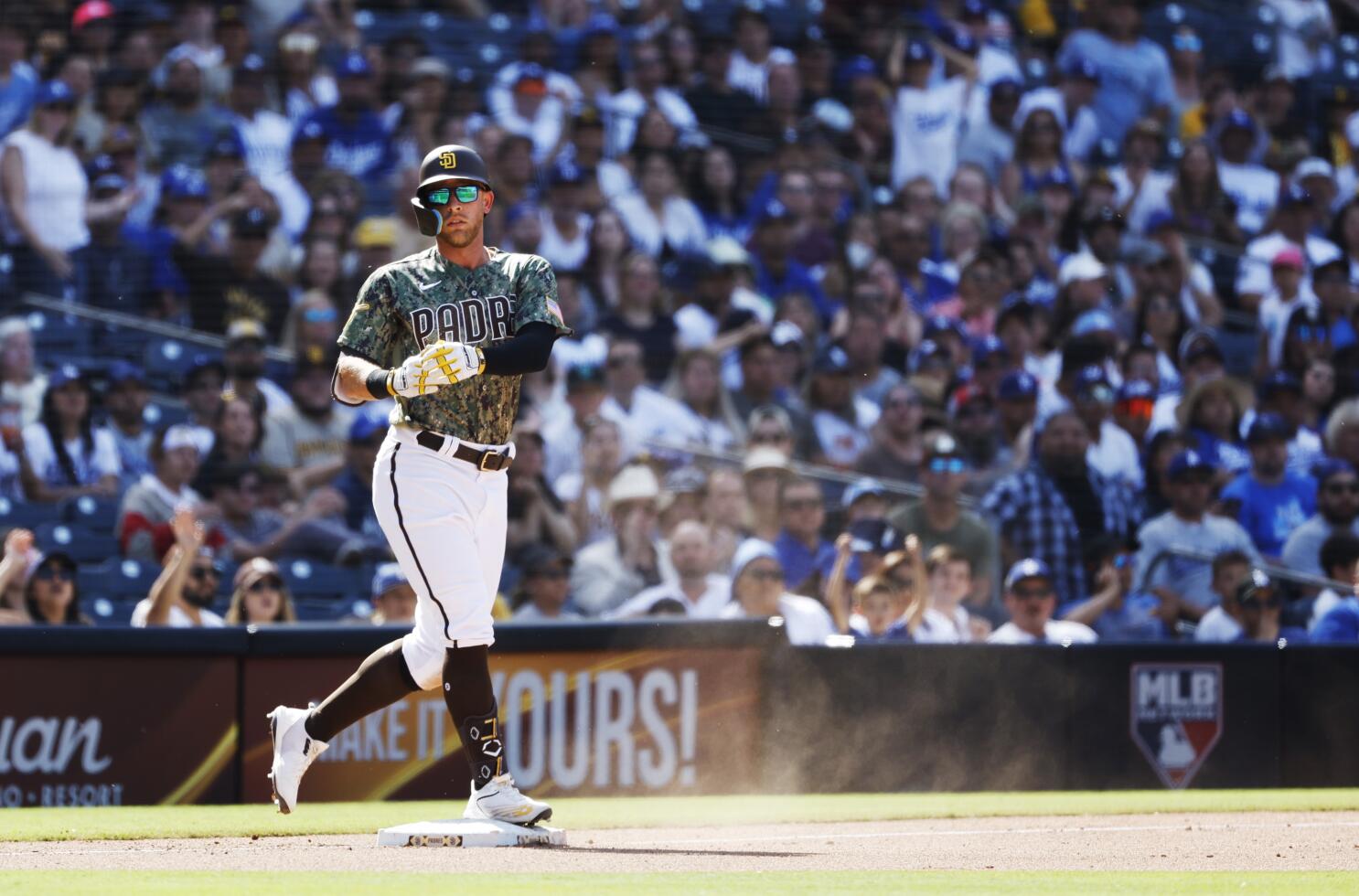 MLB: New York Yankees earn ugly, lopsided win over Oakland A's