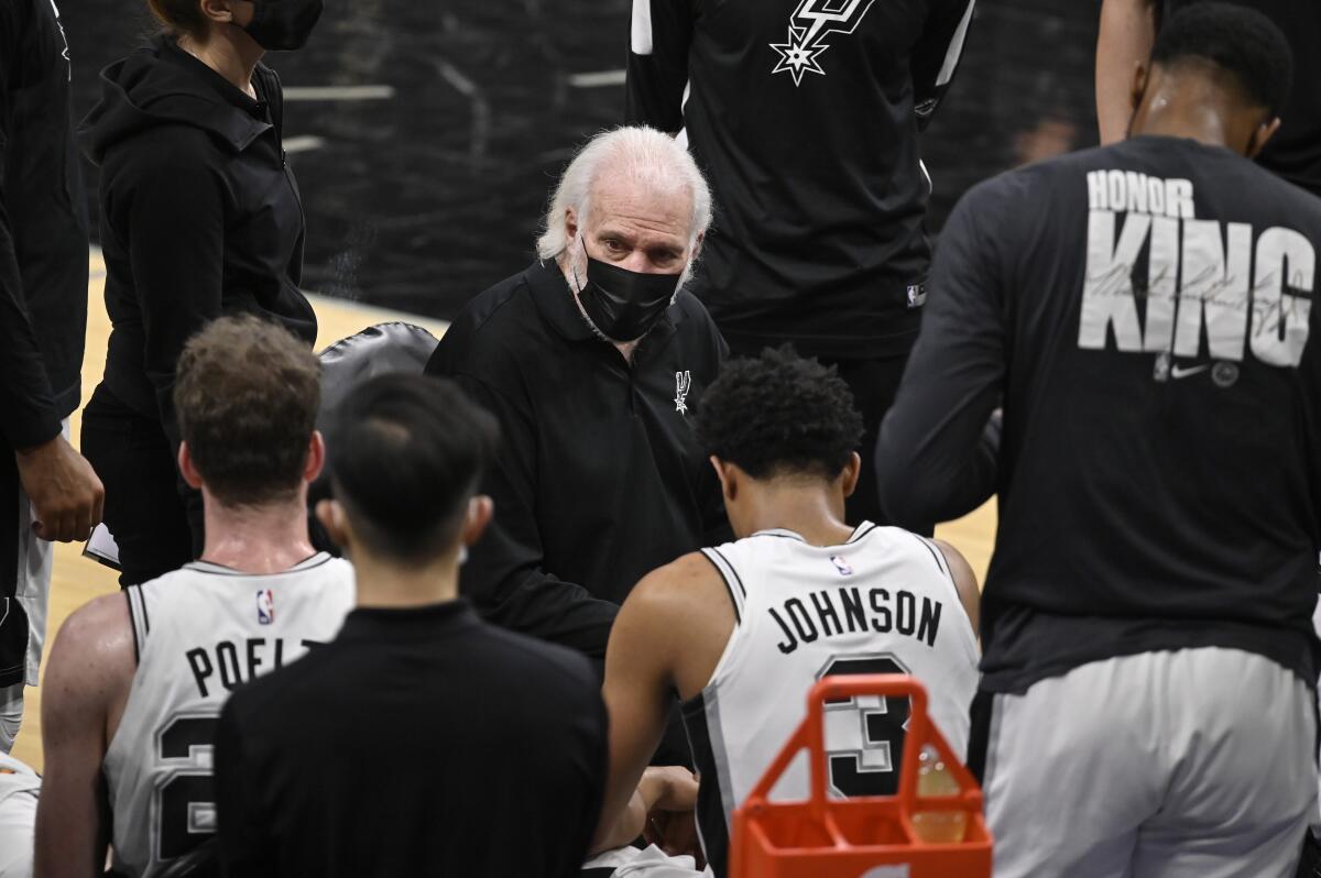 El entrenador de los Spurs de San Antonio, Gregg Popovich.