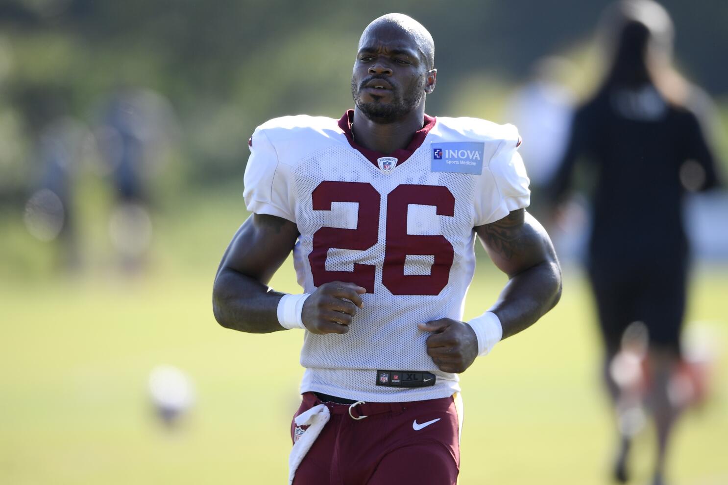 Cardinals release running back Adrian Peterson