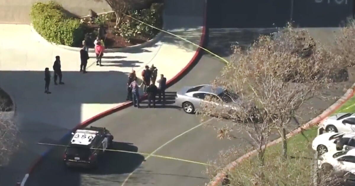 CHP officer fatally shoots man at L.A. County mall CHP officer fatally shoots man at L.A. County mall
