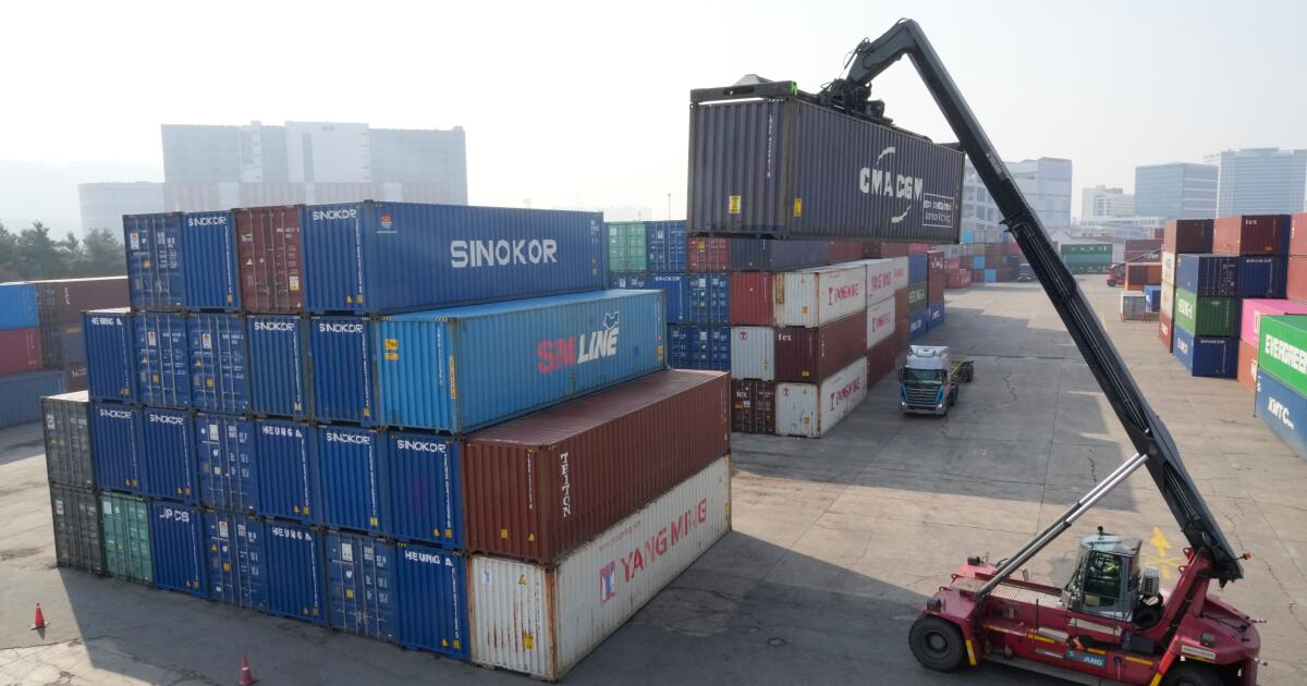 Trump está tentando fechar uma lacuna de receita de US$ 1,6 trilhão com novas tarifas