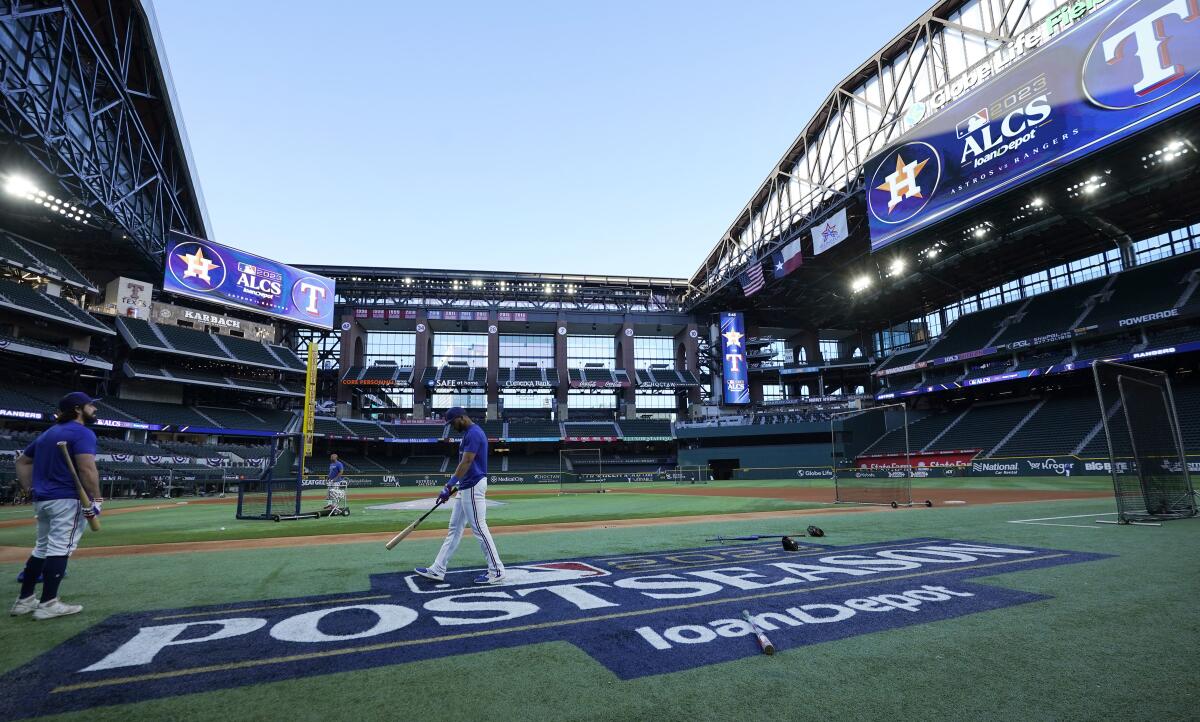 Open up: Rangers' retractable roof open for Game 4 of ALCS against Astros -  The San Diego Union-Tribune