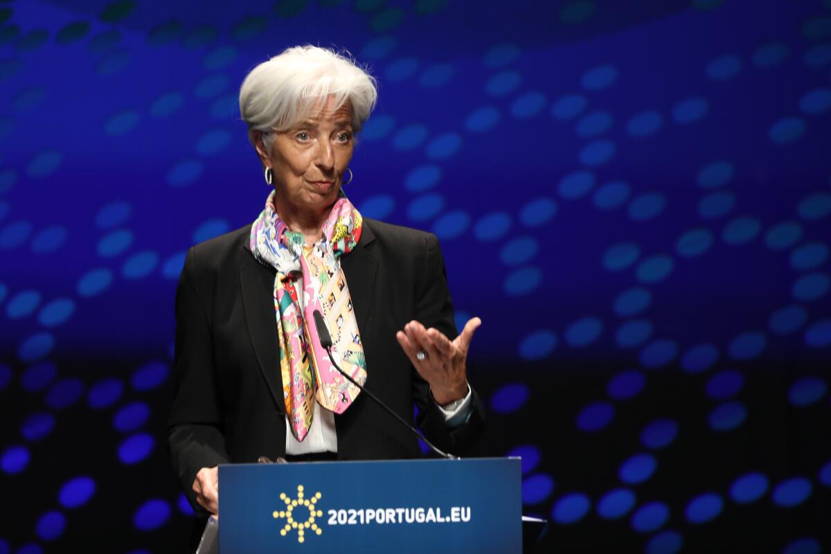 Lagarde alerta que variante delta puede obstaculizar recuperación del turismo