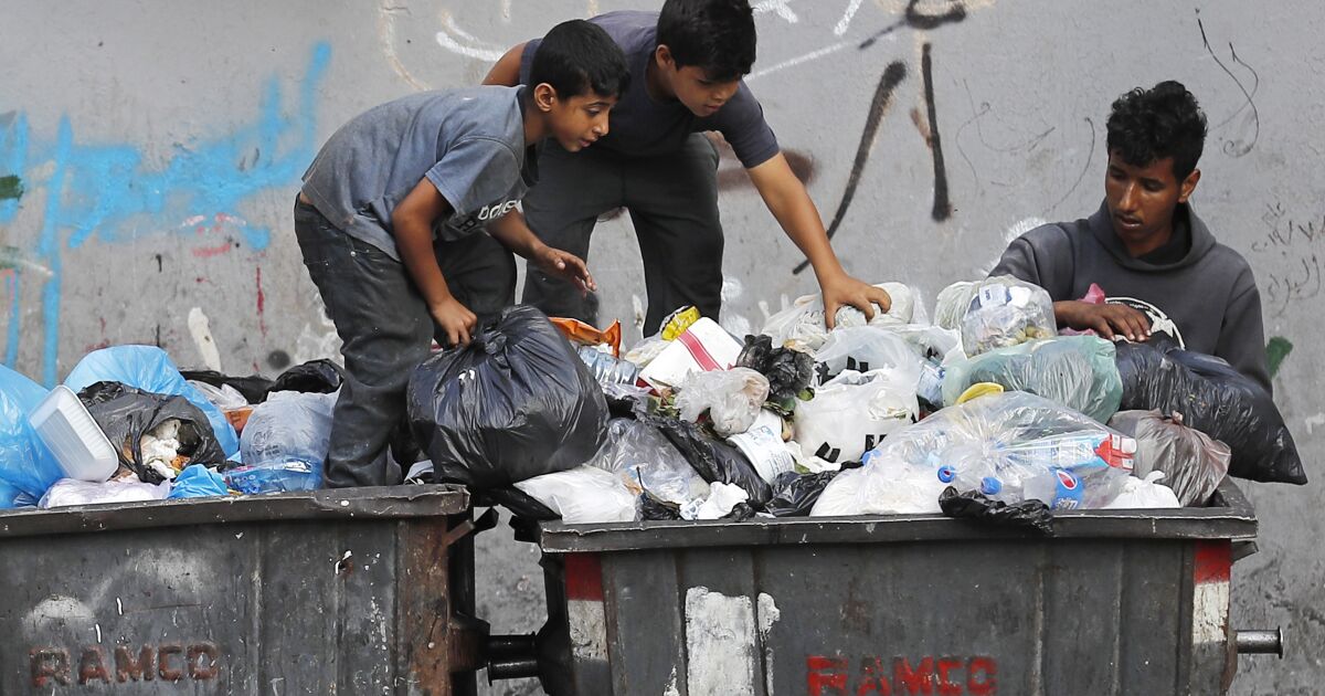 Lübnan’daki rekor enflasyon ülkenin çöpünü vurdu