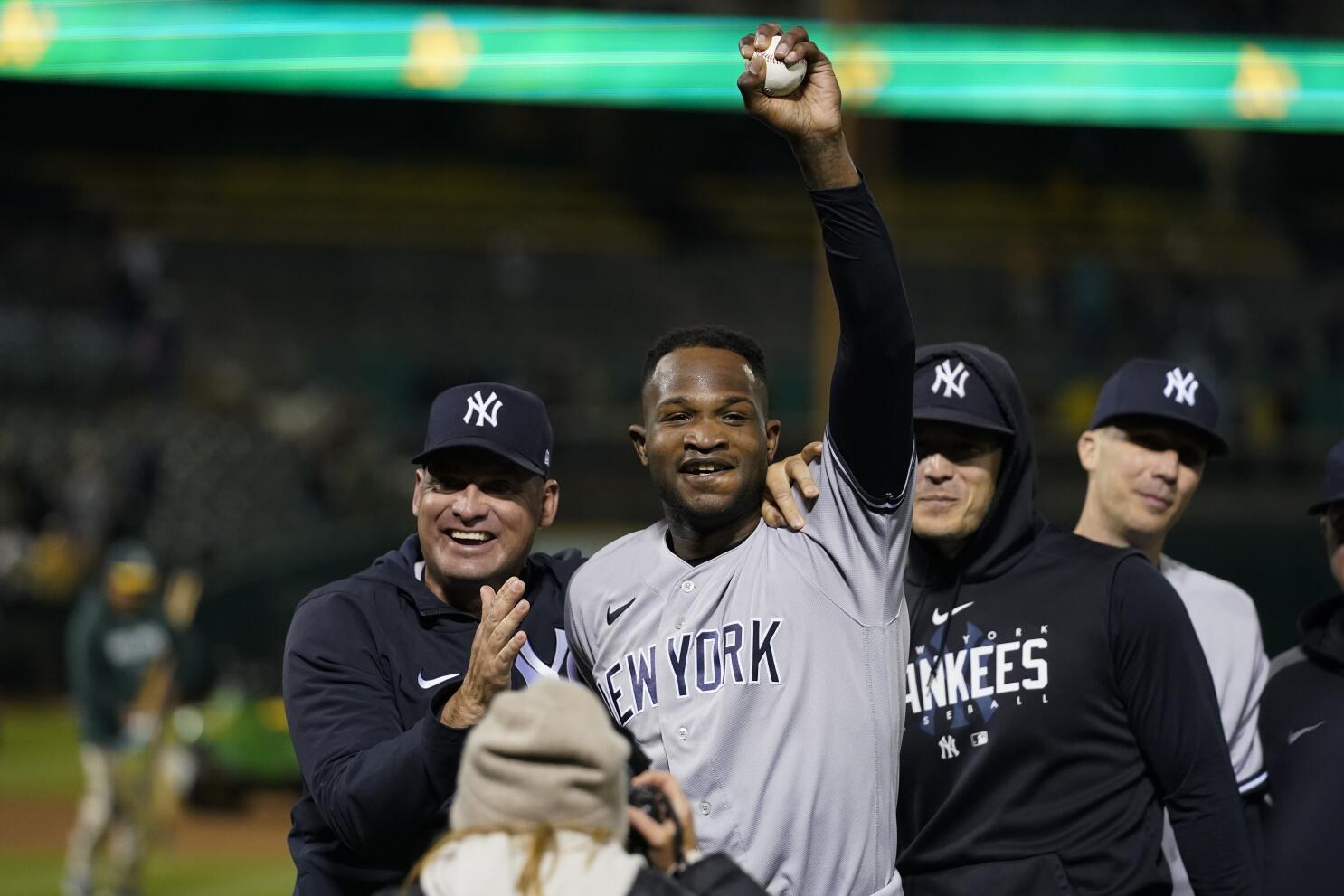 Aaron Boone sleeps at Yankee Stadium between games after 14-inning