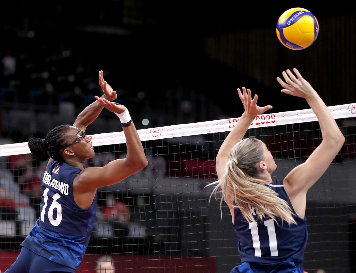 Olympics: U.S. women's volleyball advances to gold-medal match - Los Angeles Times