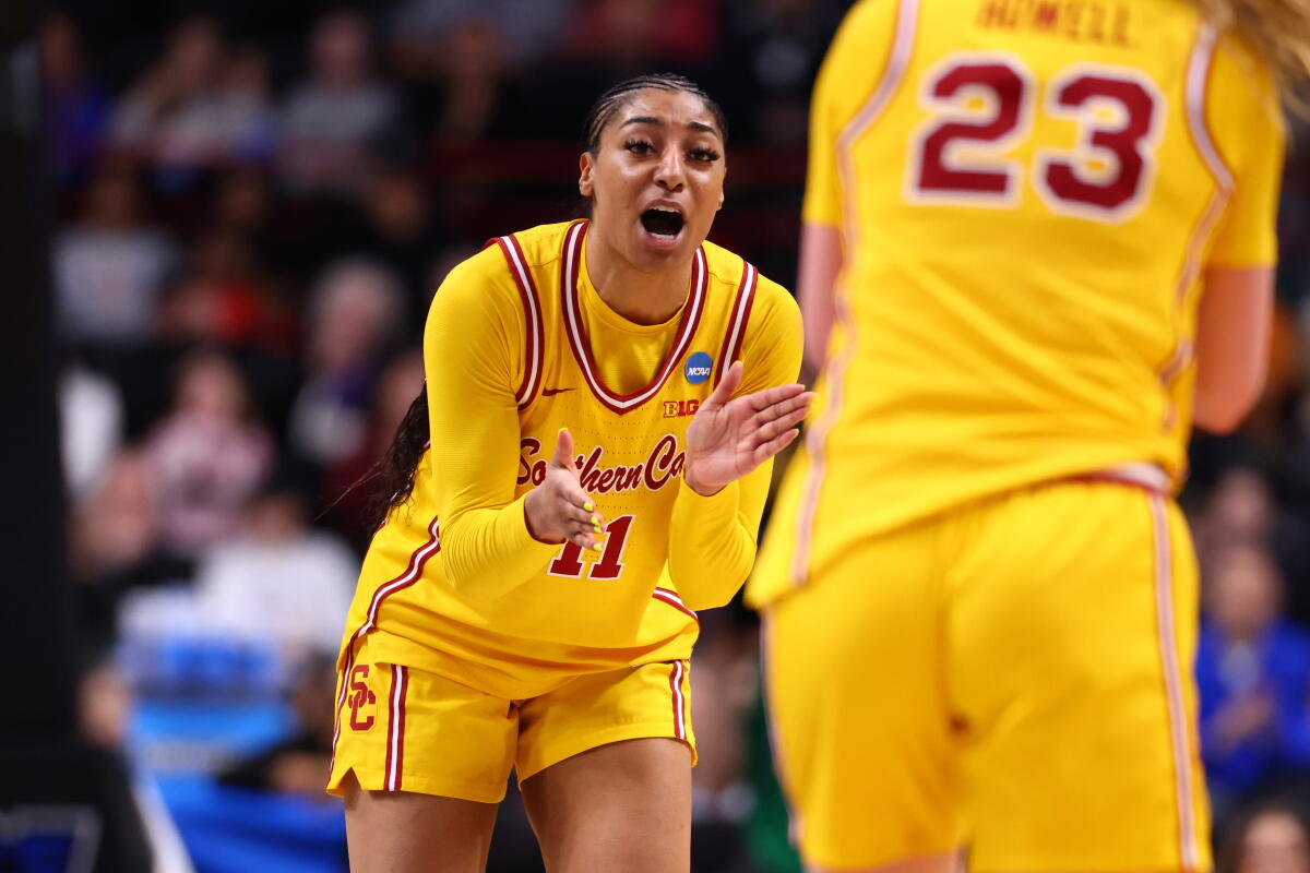 USC's Kennedy Smith reacts during the Trojans' win over Kansas State in the Sweet 16 on Saturday.
