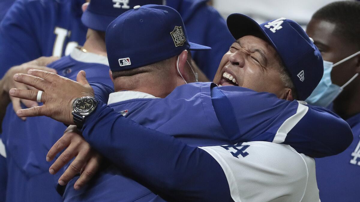 Dodgers need to hurry up and sign Dave Roberts to new contract - Los Angeles  Times